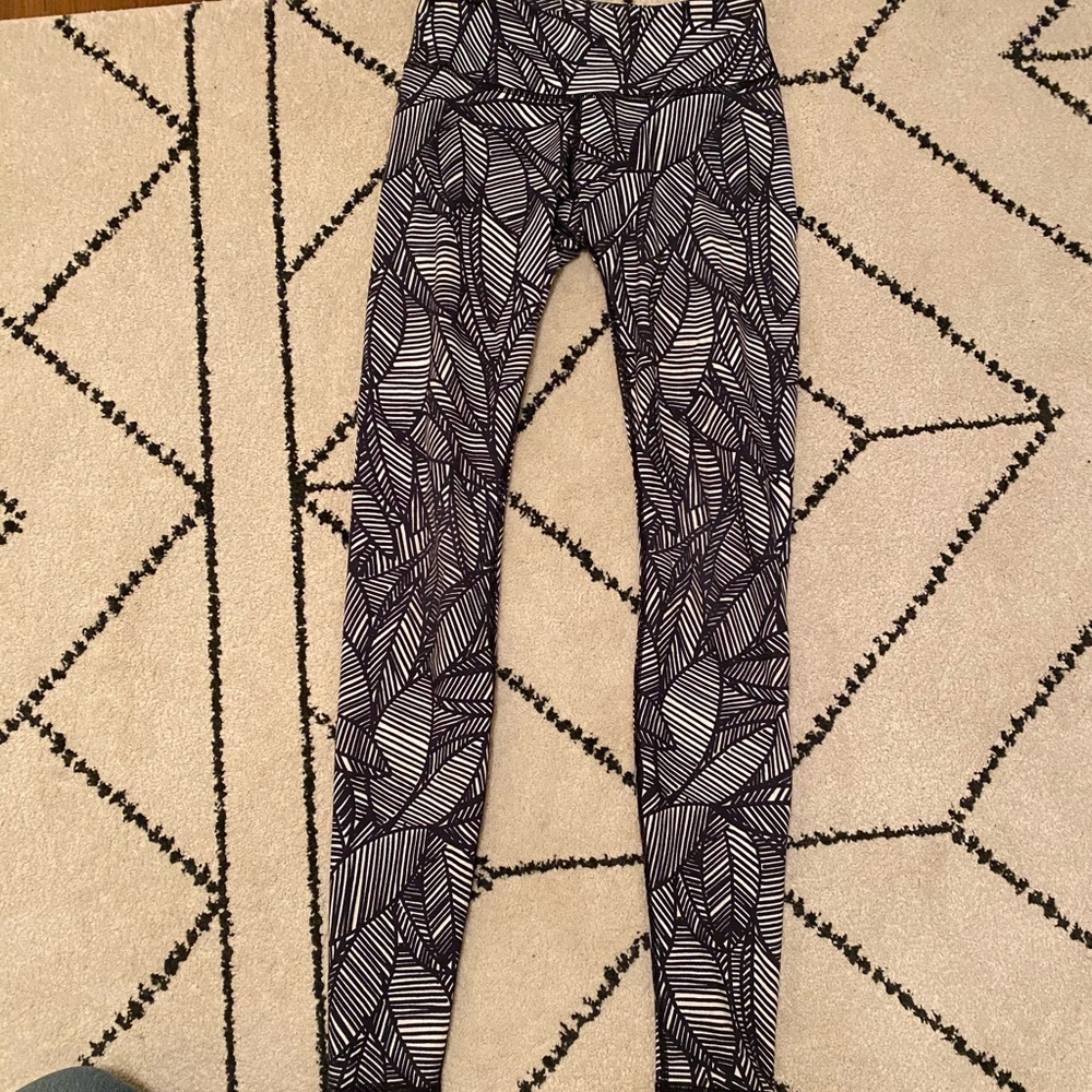 Lululemon banana leaf wunder unders